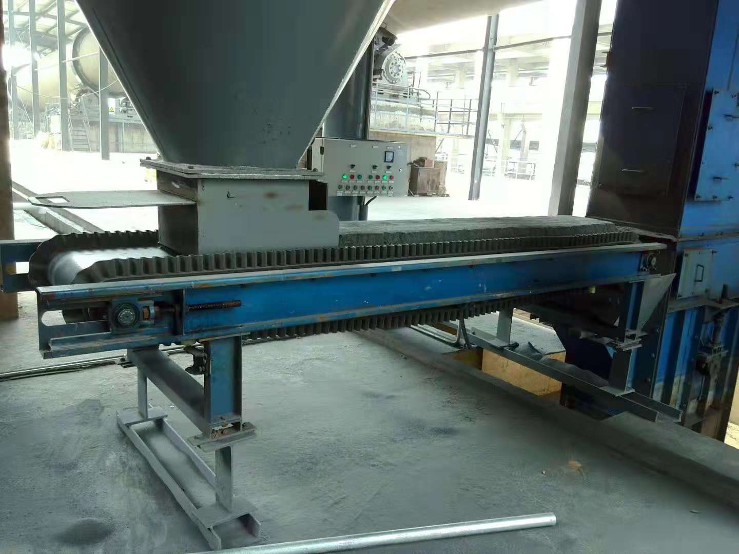 配料皮帶秤使用現(xiàn)場(chǎng) 配料皮帶秤使用現(xiàn)場(chǎng)